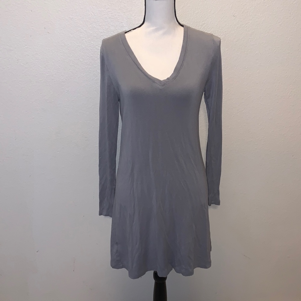 Lou & Grey grey v-neck stretchy long sleeve mini dress